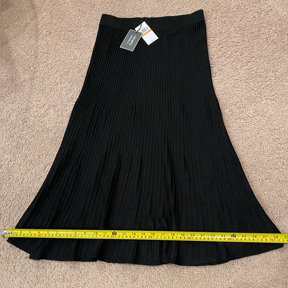 Women's NINETY CLOTHING CO knitted Pleated Maxi Skirt - Picture 5 of 8